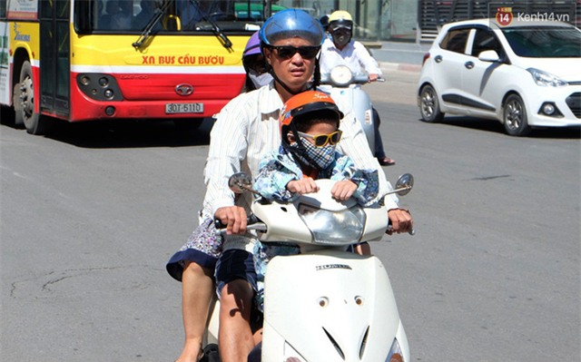 Hôm nay là ngày nắng nóng gay gắt cuối cùng trong mùa hè ở Hà Nội - Ảnh 1.