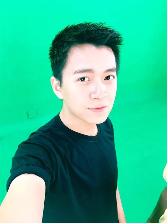 Ngô Kiến Huy bất ngờ tố Hari Won đi trễ, khiến cả đoàn làm phim chờ nhiều giờ liền! - Ảnh 2.