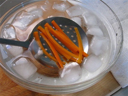 Tuyệt chiêu luộc rau “ngon mắt