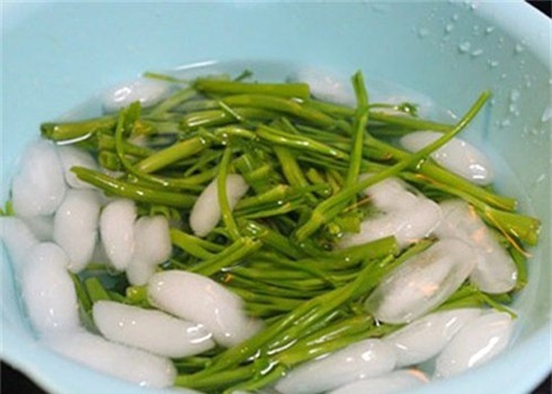 Tuyệt chiêu luộc rau “ngon mắt