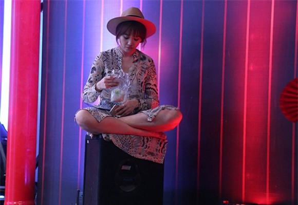 Sự trái ngược hoàn toàn giữa Hari Won và bạn gái cũ Trấn Thành - Ảnh 2.