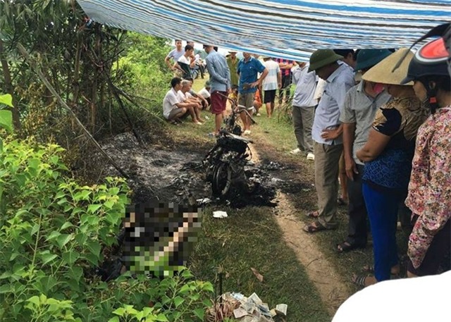 Thi the nguoi phu nu chay xem canh xe may hinh anh 1