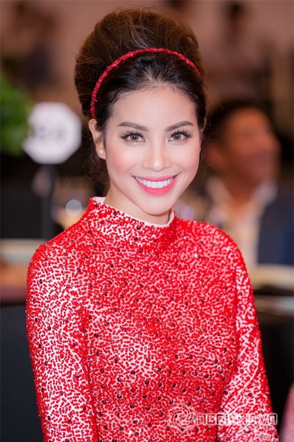 Phạm Hương diện style công chúa 1