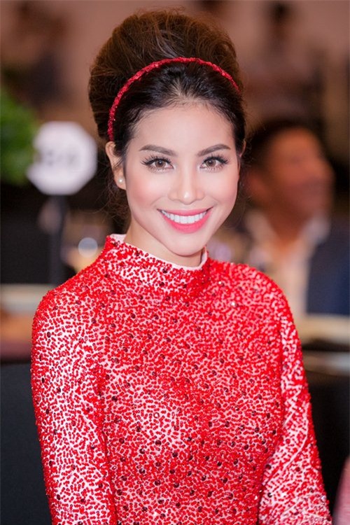 hoa hau pham huong dinh nghi an mac vay nhai - 3