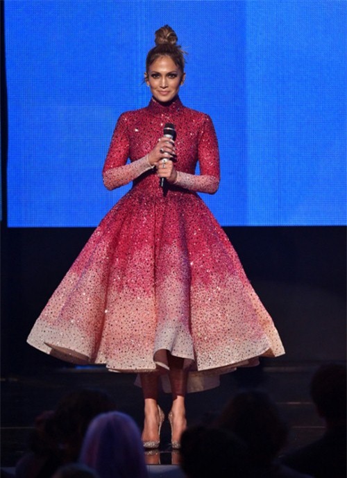 hoa hau pham huong dinh nghi an mac vay nhai - 4