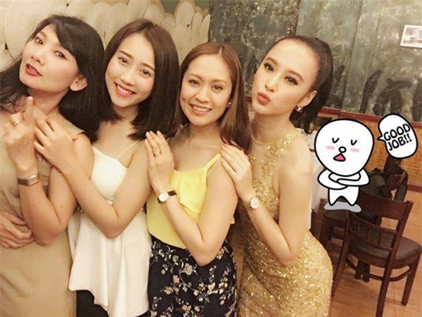 Angela Phương Trinh đăng ảnh hội ngộ chung với nghê sĩ Đặng Thuỵ Mỹ Uyên, Huỳnh Hồng Loan and Thuy Thi Thanh Le.