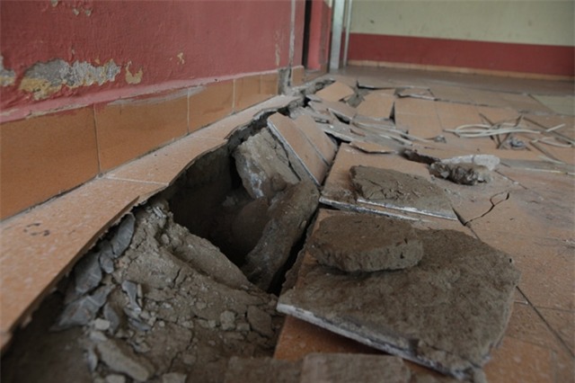 hn: nen nha chung cu sap trong dem, dan hoang loan hinh anh 6