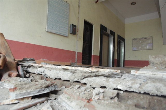 hn: nen nha chung cu sap trong dem, dan hoang loan hinh anh 8