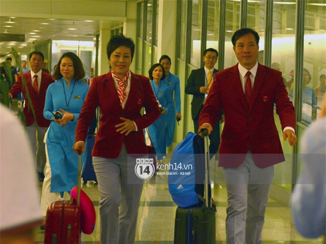 Sau những kỳ tích tại Olympic 2016, người hùng Hoàng Xuân Vinh đã trở về bên gia đình, bên người vợ thân yêu - Ảnh 6.