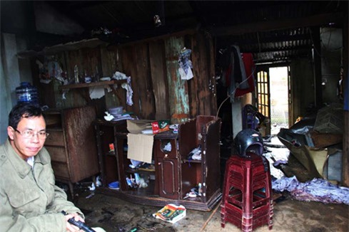 Đốt nhà mẹ ruột vì không xin được tiền trả nợ