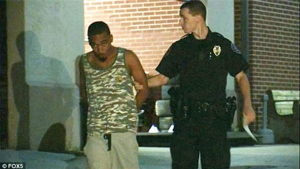 Asa North bị cảnh sát bắt giữ vì đã để lại hai con gái trong xe hơi giữa trời nắng khiến các bé tử vong