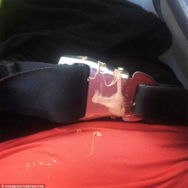 Cô gái gây sốc khi mặc nội y ra sân bay làm thủ tục check in - Ảnh 10.