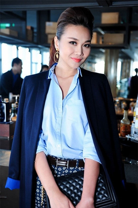 Nắm trong tay sắc đẹp, tài năng và khối tài sản đồ sộ, siêu mẫu Thanh Hằng thực sự khiến nhiều người khâm phục sau bao năm lăn lộn trong nghề để có vị trí như ngày hôm nay. - Tin sao Viet - Tin tuc sao Viet - Scandal sao Viet - Tin tuc cua Sao - Tin cua Sao