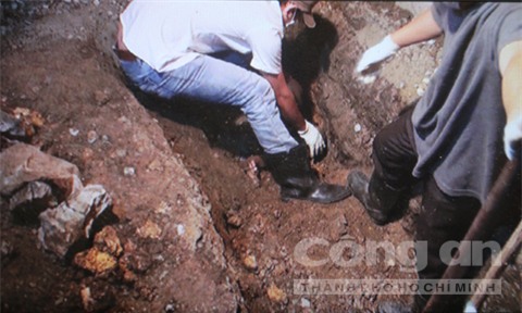 giết vợ, giết vợ chôn xác, giết vợ chôn xác trong nhà