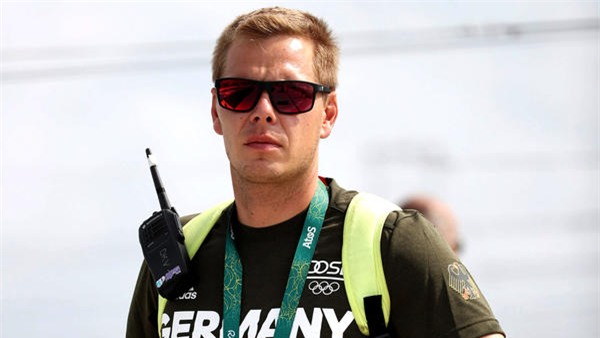 HLV Stefan Henze qua đời vì tai nạn giao thông