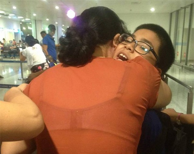 Qua bi tu Singapore tang me chua ung thu va long hieu thao hinh anh 2