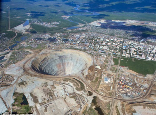 Khám phá hố khổng lồ "đẻ" kim cương nhiều nhất thế giới - 2