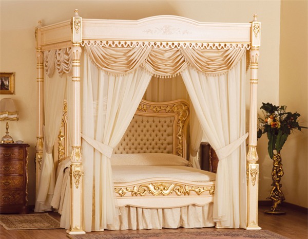 giường dắt vàng, bồn tắm dát vàng, toilet dát vàng, bồn tắm đắt nhất thế giới, giường đắt nhất thế giới,