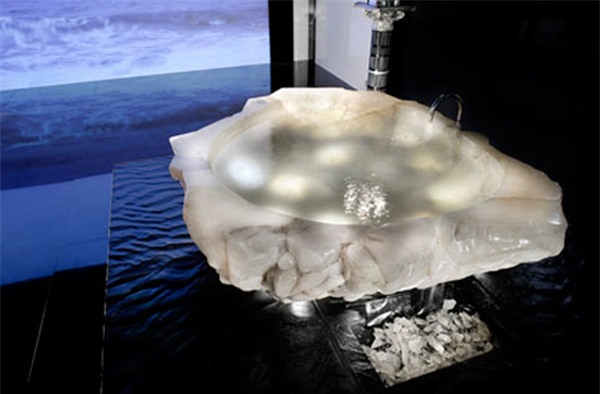 giường dắt vàng, bồn tắm dát vàng, toilet dát vàng, bồn tắm đắt nhất thế giới, giường đắt nhất thế giới,