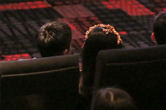 Cuong Do La lang le den xem phim ung ho ban gai Ha Vi hinh anh 5