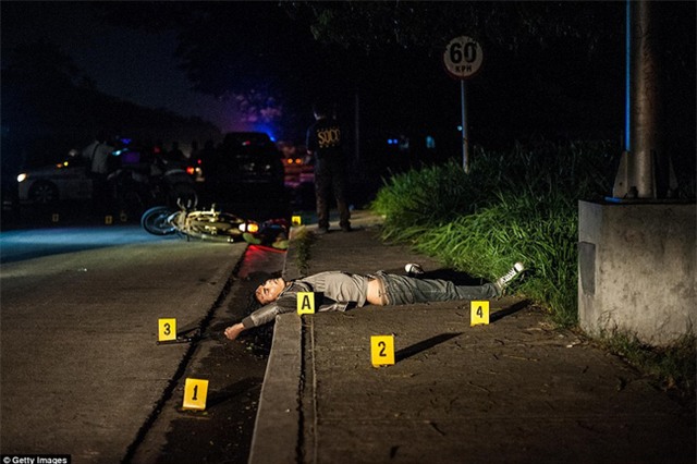 Gần 1.000 người đã thiệt mạng trong cuộc truy quét tội phạm ma túy lớn nhất Philippines - Ảnh 8.