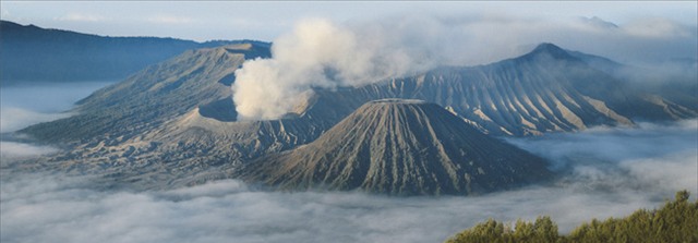 Ở ngay gần Việt Nam thôi, bạn có thể trải nghiệm cảm giác săn mây trên đỉnh núi lửa! - Ảnh 23.