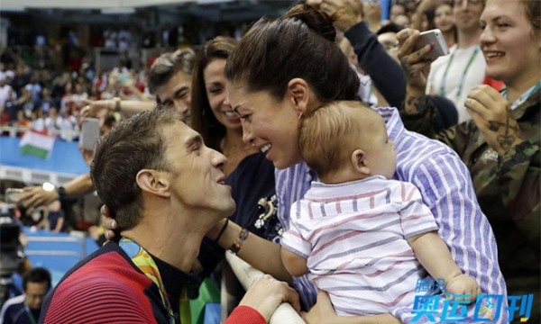 Những khoảnh khắc ngọt ngào và xúc động trên sàn đấu Olympic - Ảnh 4.