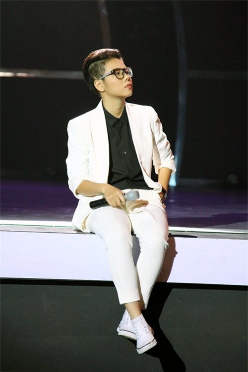 trao luu sao nam dieu da, sao nu nam tinh trong vbiz hinh anh 11