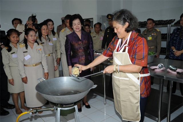 Điểm mặt những công chúa có nhan sắc gây tranh cãi trên thế giới - Ảnh 5.