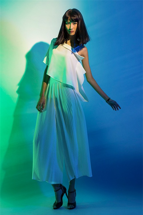 next top model: chinh anh qua da, hot girl 1m55 chan bong dai nhu 1m7 - 13