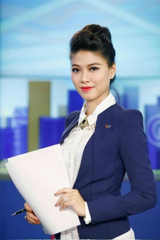 MC Ngọc Trinh thừa nhận gia đình từng trên bờ vực phá sản - Ảnh 1.