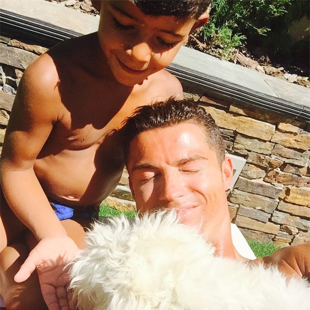 Ronaldo: Đừng tưởng gà trống không biết nuôi con - Ảnh 2.