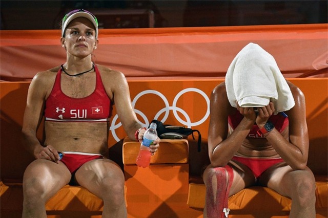 21 khoảnh khắc chạm đến cảm xúc của các vận động viên Olympic Rio 2016 - Ảnh 17.