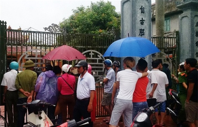 Thái Bình: Giữa mưa bão bàng hoàng phát hiện người đàn ông treo cổ trong đình - Ảnh 2.