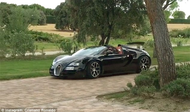 Ronaldo, Real Madrid, báo bóng đá, siêu xe, La Liga