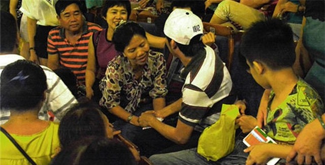 Hoài Linh tạm dừng biểu diễn vì điều không ai ngờ tới