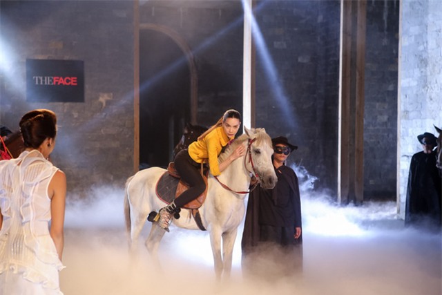 The Face: Mai Ngô bất mãn khi bị loại bởi chính Phạm Hương - Ảnh 2.