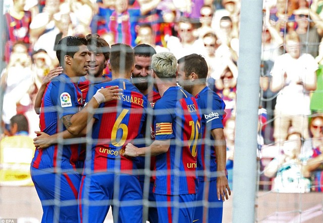 Messi, Suarez tỏa sáng giúp Barcelona đánh tennis ở trận mở màn La Liga - Ảnh 5.
