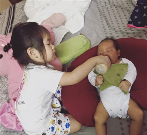 ngoc quyen bat ngo khoe mat moc ben con trai - 15