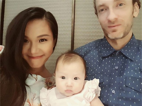 ngoc quyen bat ngo khoe mat moc ben con trai - 17