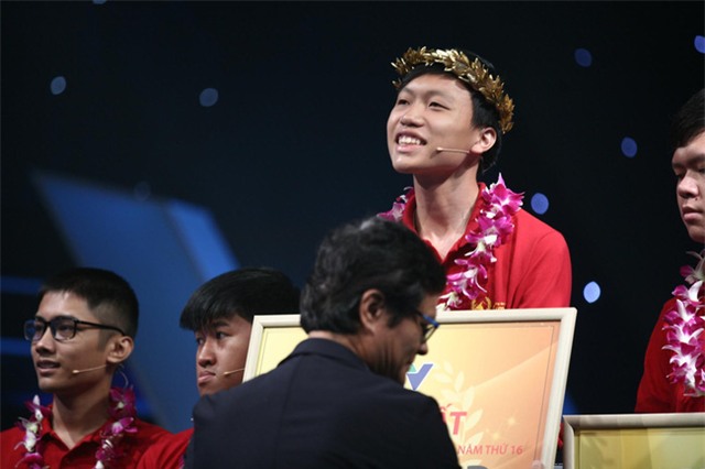 MC Trần Ngọc hết thiêng khi mất ngôi dẫn đâu thắng đó ở năm thứ 4 - Ảnh 4.