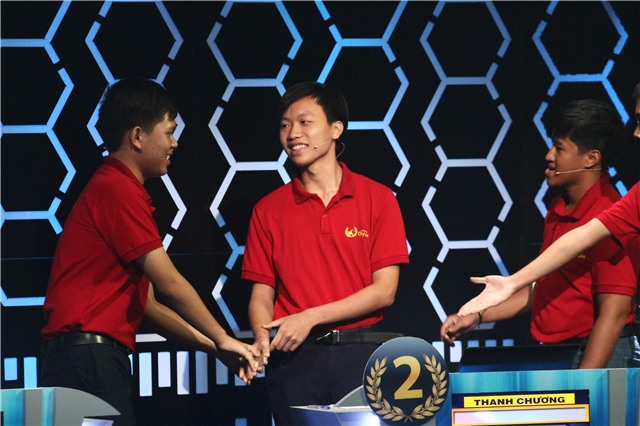 Hành động fair play của các nhà leo núi, chúc mừng chiến thắng của Thanh Chương.