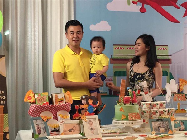 Vợ chồng MC Tuấn Tú hạnh phúc mừng sinh nhật 1 tuổi của con trai đầu lòng - Ảnh 6.