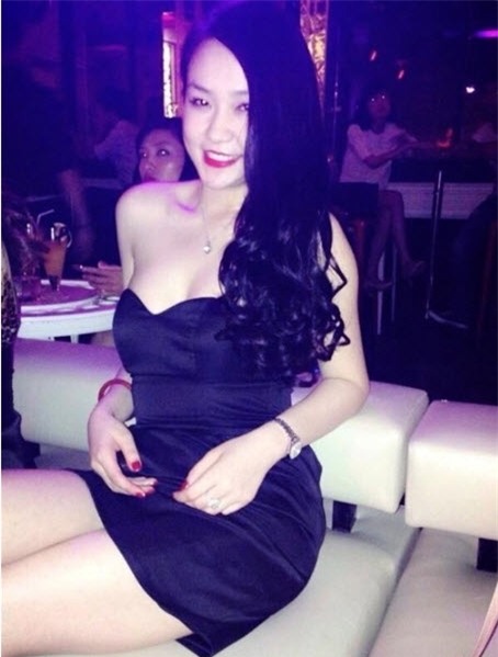 Cô từng làm chủ một salon đắt khách tại Hà Nội, một cửa hàng chuyên nhập và bán đồ hiệu xách tay uy tín. Không chỉ thế, Hương Baby cũng là bà chủ một quán bar.