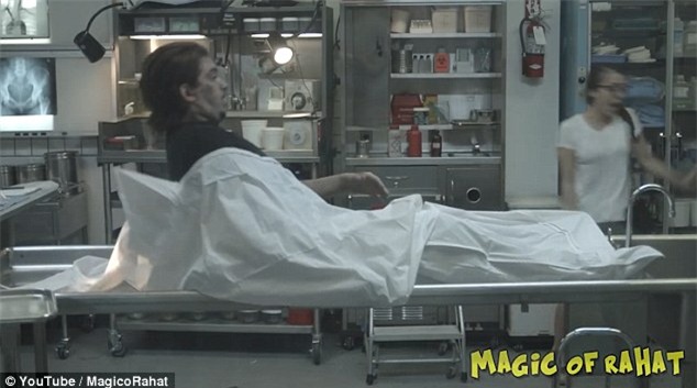 Hoảng loạn khi xác chết bật dậy trong một cuộc phỏng vấn diễn ra ở nhà xác - Ảnh 5.