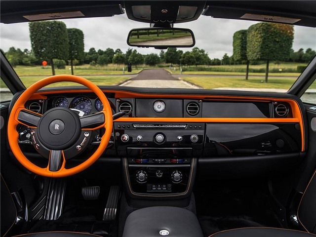 Rolls-Royce lot xac voi phong cach tre trung hinh anh 4