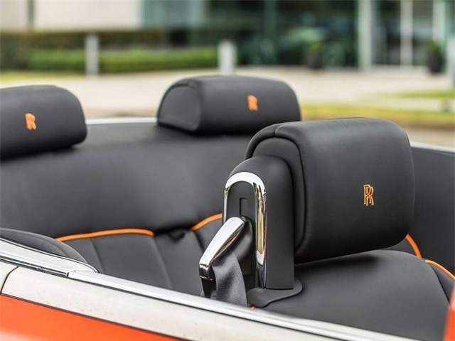 Rolls-Royce lot xac voi phong cach tre trung hinh anh 6