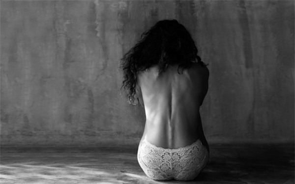 đào tẩu khỏi cuộc hôn nhân địa ngục