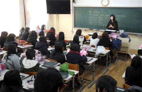 Nhung su that gay soc ve giao duc Han Quoc trong doi mat cua giao vien nuoc ngoai