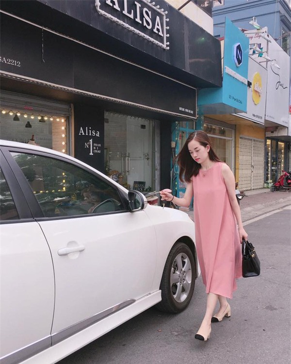 Phong cách thời trang của bà mẹ hotgirl